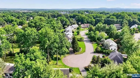 18 Stonewall Court Mahwah NJ 07430