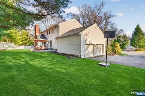 18 Stonewall Court Mahwah NJ 07430
