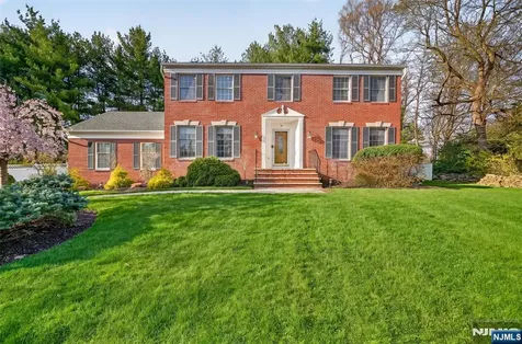 18 Stonewall Court Mahwah NJ 07430