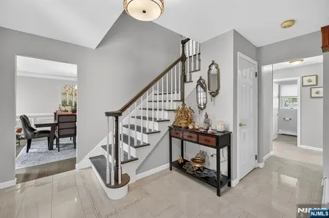 18 Stonewall Court Mahwah NJ 07430