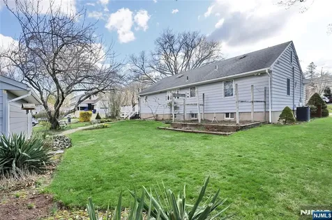 223 Linda Vista Avenue North Haledon NJ 07508