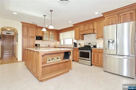 223 Linda Vista Avenue North Haledon NJ 07508