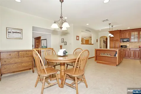 223 Linda Vista Avenue North Haledon NJ 07508