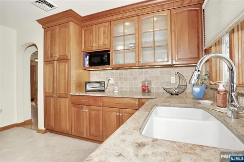 223 Linda Vista Avenue North Haledon NJ 07508