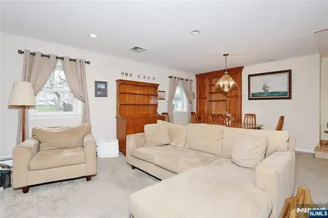223 Linda Vista Avenue North Haledon NJ 07508