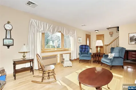 223 Linda Vista Avenue North Haledon NJ 07508