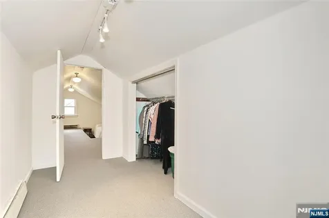 223 Linda Vista Avenue North Haledon NJ 07508