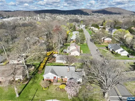 223 Linda Vista Avenue North Haledon NJ 07508