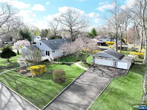223 Linda Vista Avenue North Haledon NJ 07508