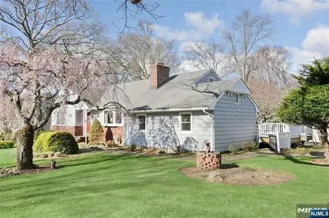 223 Linda Vista Avenue North Haledon NJ 07508
