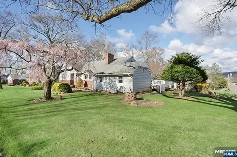 223 Linda Vista Avenue North Haledon NJ 07508