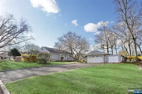 223 Linda Vista Avenue North Haledon NJ 07508