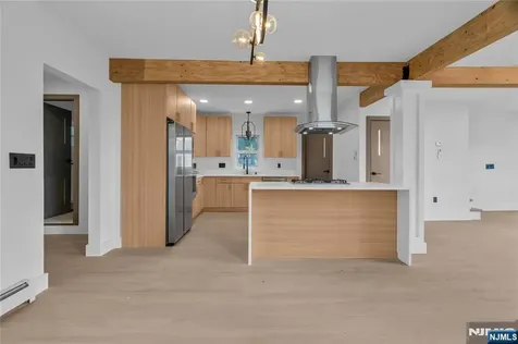 27 Valley Way West Orange NJ 07052