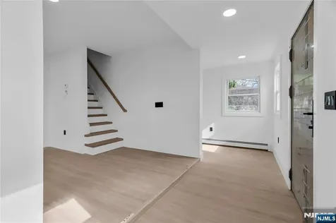 27 Valley Way West Orange NJ 07052
