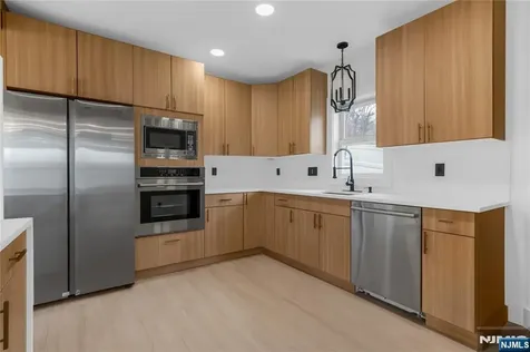 27 Valley Way West Orange NJ 07052