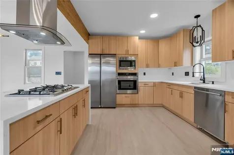 27 Valley Way West Orange NJ 07052