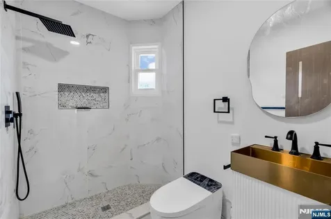 27 Valley Way West Orange NJ 07052