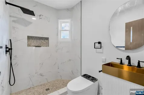 27 Valley Way West Orange NJ 07052