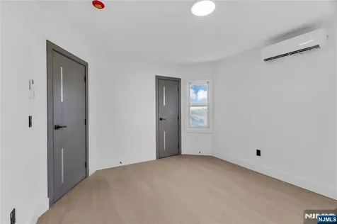 27 Valley Way West Orange NJ 07052