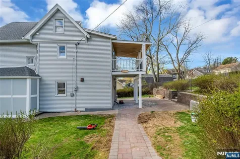 27 Valley Way West Orange NJ 07052