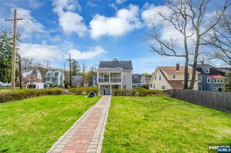 27 Valley Way West Orange NJ 07052