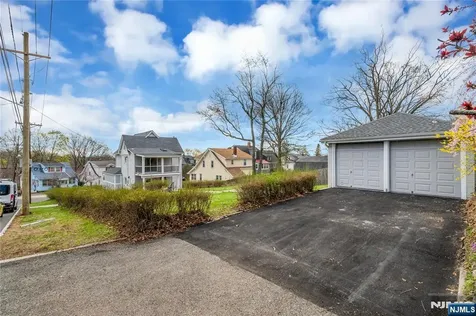 27 Valley Way West Orange NJ 07052
