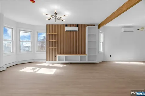 27 Valley Way West Orange NJ 07052