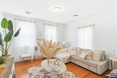 135 Dixon Avenue Paterson NJ 07501