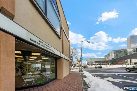 200 Main Street Fort Lee NJ 07024