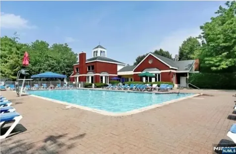 102 Nelson Court Edgewater NJ 07020