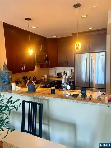 102 Nelson Court Edgewater NJ 07020