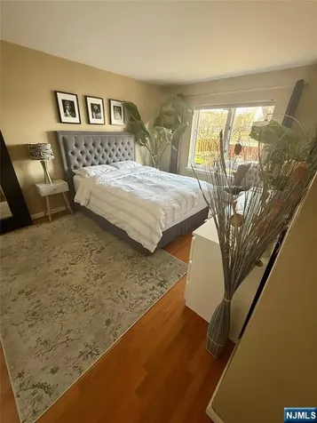 102 Nelson Court Edgewater NJ 07020