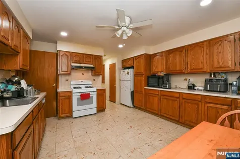 155 Lafayette Street Newark NJ 07105