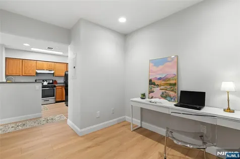 189 Forest Avenue Paramus NJ 07652