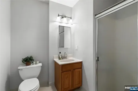 189 Forest Avenue Paramus NJ 07652