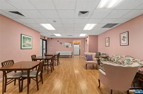 189 Forest Avenue Paramus NJ 07652