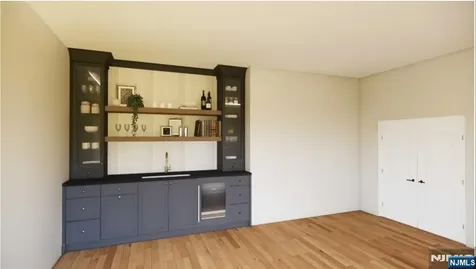 331 Lockwood Drive Paramus NJ 07652