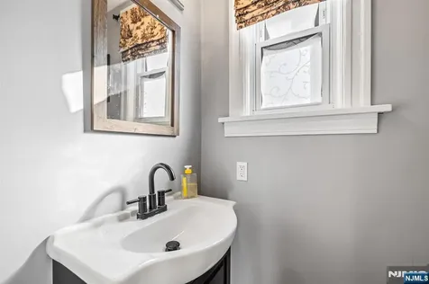 208 Mortimer Avenue Rutherford NJ 07070