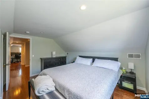 19 Bond Place West Caldwell NJ 07006