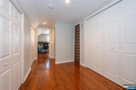 19 Bond Place West Caldwell NJ 07006