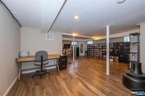 19 Bond Place West Caldwell NJ 07006