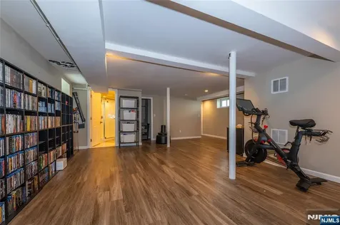 19 Bond Place West Caldwell NJ 07006