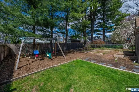 19 Bond Place West Caldwell NJ 07006