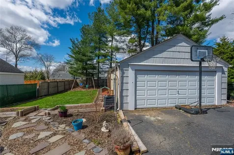 19 Bond Place West Caldwell NJ 07006