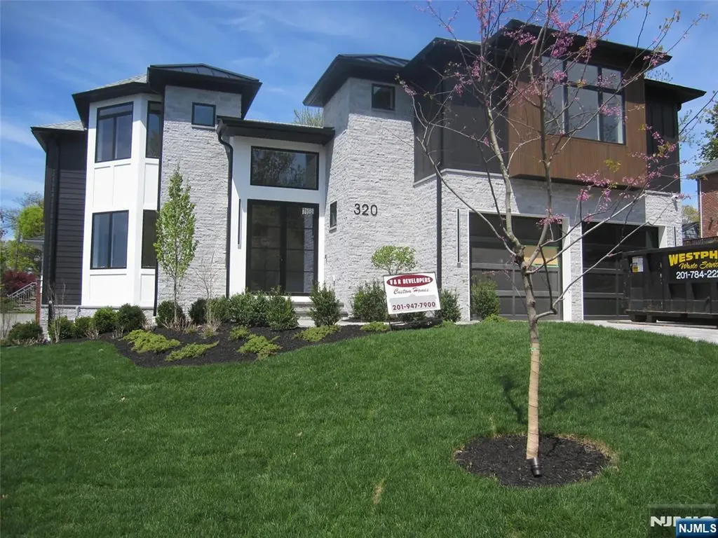 320 Bolz Street Englewood Cliffs NJ 07632