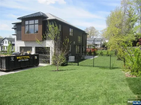 320 Bolz Street Englewood Cliffs NJ 07632