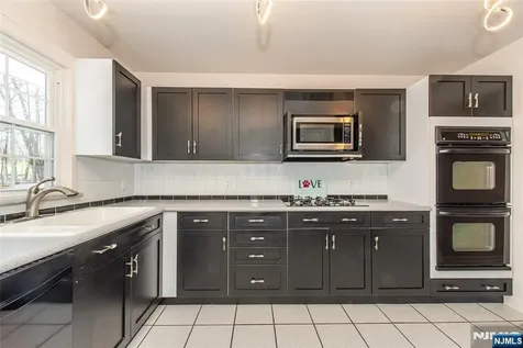 27 Viewpoint Road Wayne NJ 07470