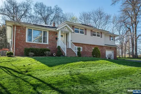 27 Viewpoint Road Wayne NJ 07470
