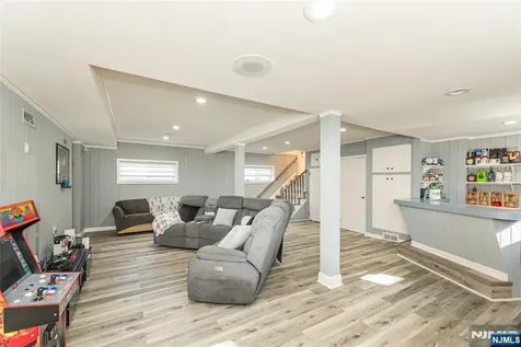 27 Viewpoint Road Wayne NJ 07470