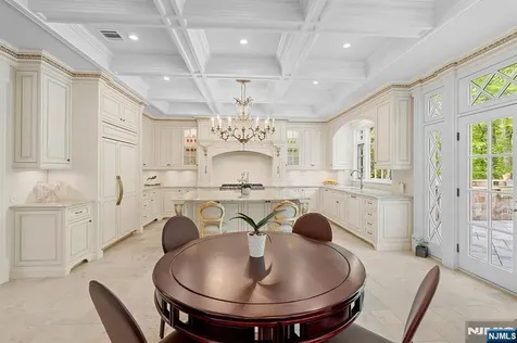1 Sandstone Ridge Upper Saddle River NJ 07458